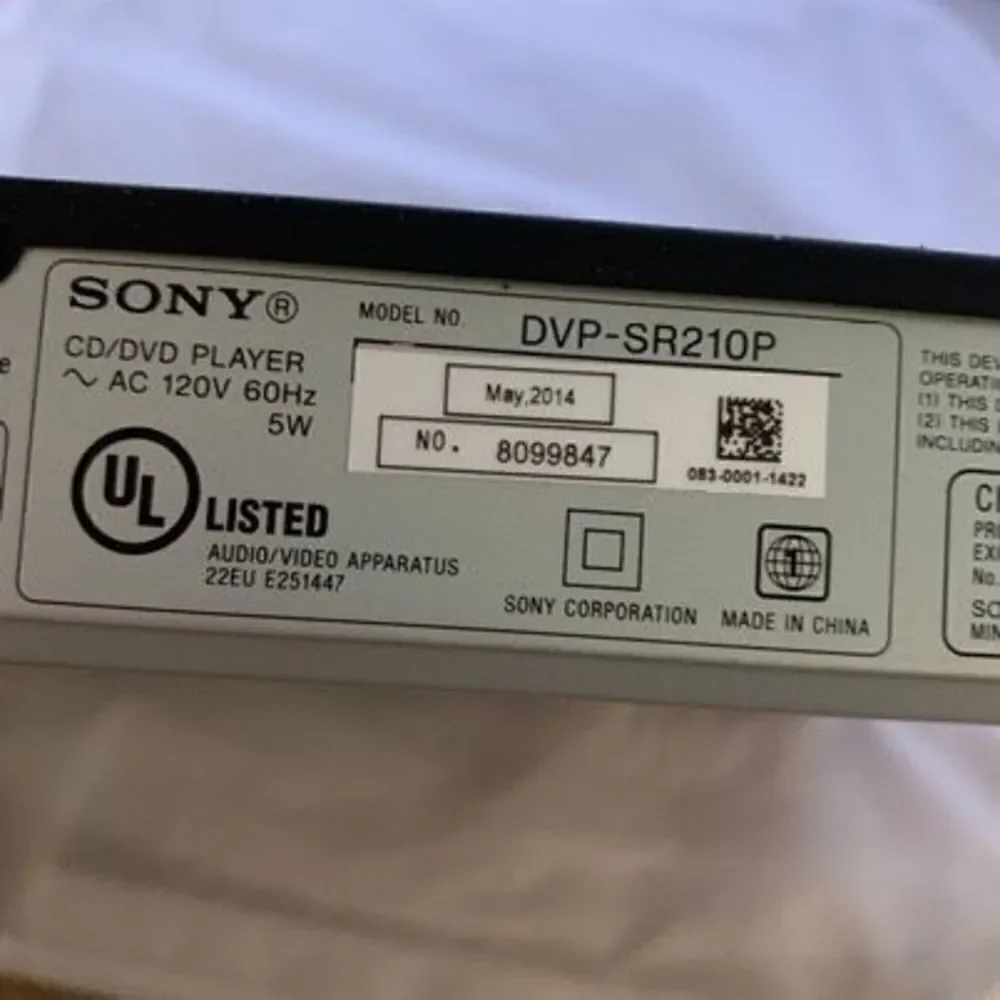 Sony CD/DVD Player Model No. DVP-SR210P No Remote-Tested